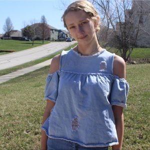 Could shoulder denim shirt!